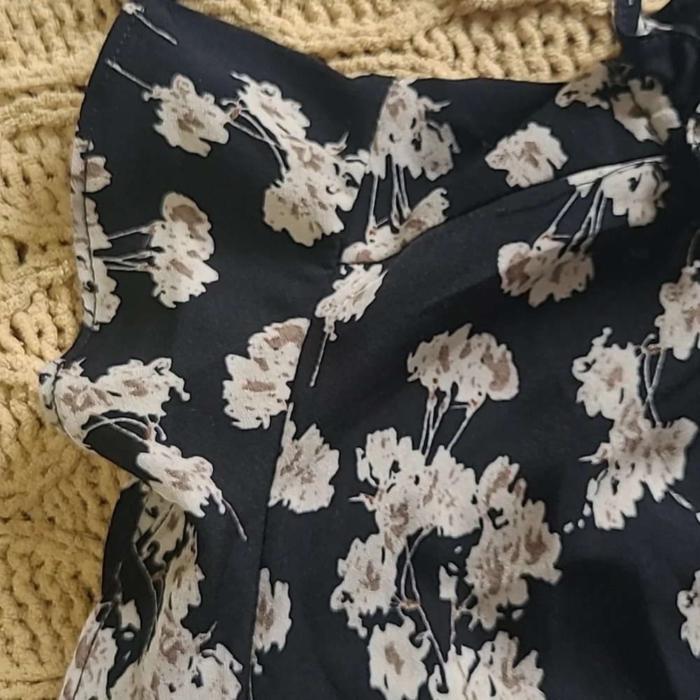 Grade & Gather Black Floral Tiered Midi Dress - Size M - Picture 4 of 6